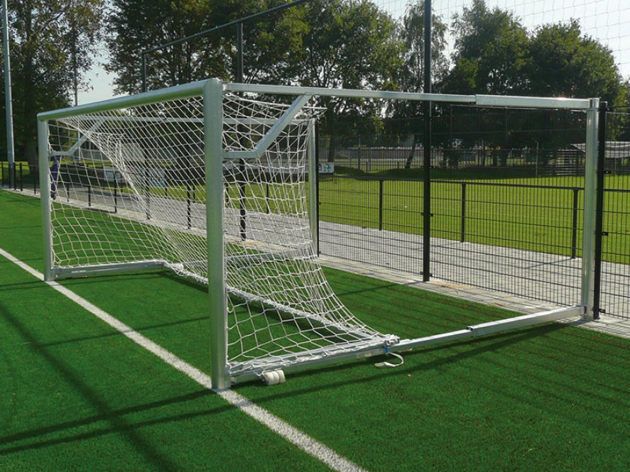 Schwenkbares-Trainings-Fussballtor
