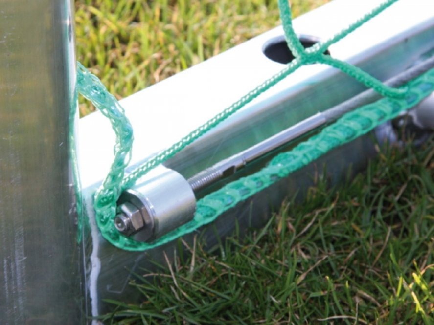Stahlseil zur Netzbefestigung, an fußballtoren, Detail