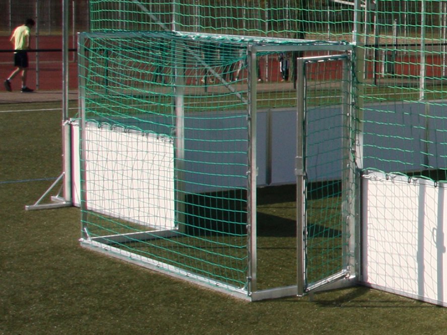 Soccer-Fußballtore mit Eingangstür, rückansicht