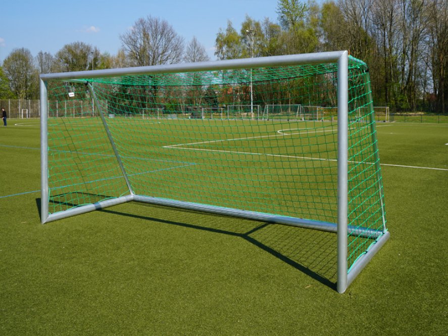 Einfaches Kleinfeld-Fußballtor mit den Maßen 3,00 x 2,00 m, in zerlegbarer Bauweise.