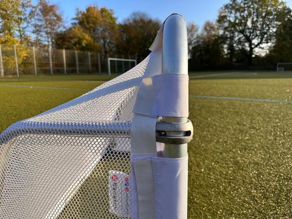 Klappbares Fußballtor, Gelenke aus Aluminium, kein Kunststoff