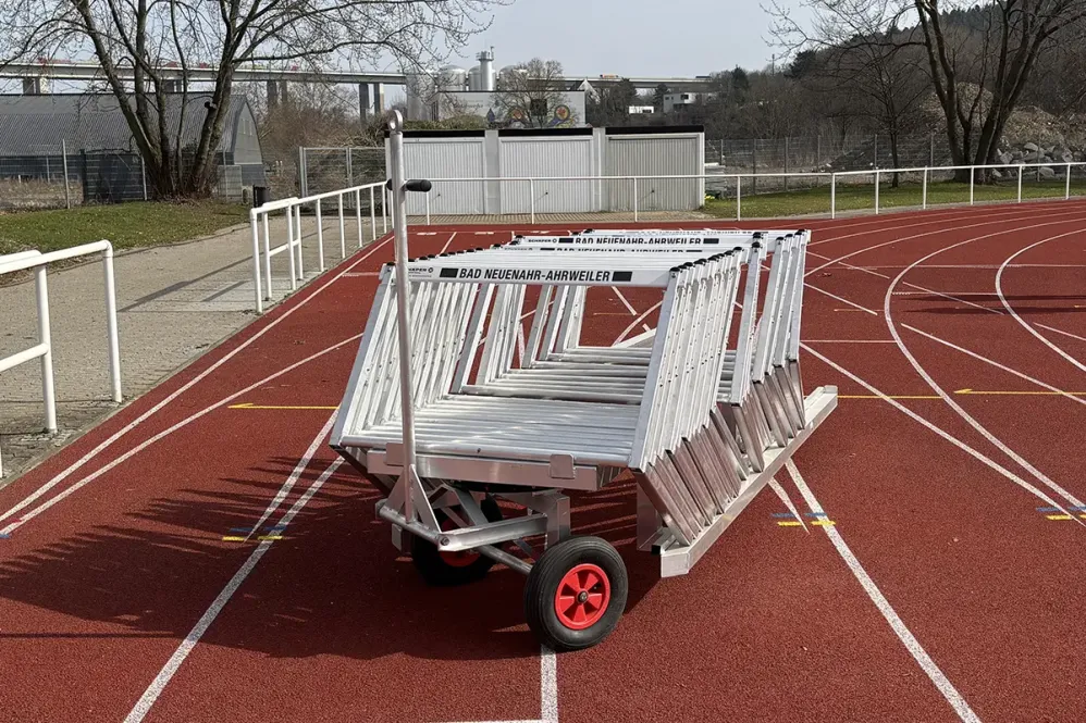 Hürdenwagen für bis zu 40 Hürden, TÜV-geprüft