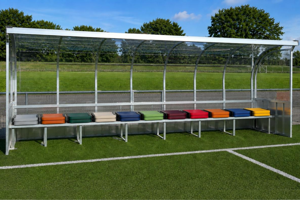 Sportsitze für Spielerkabinen, klappbare Ausführung