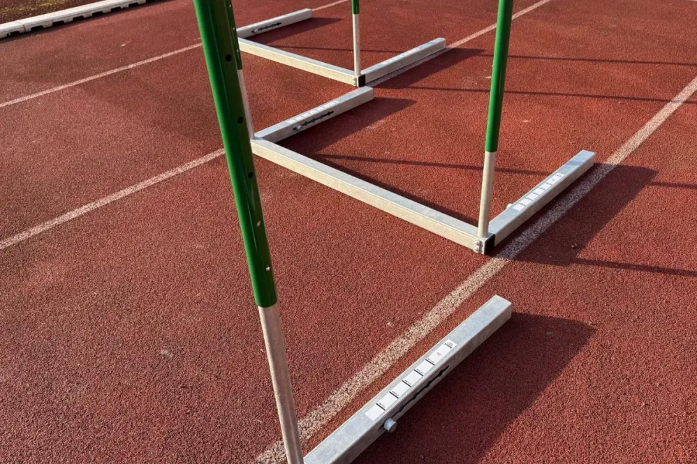 Einfache Wettkampfhürde Stahl