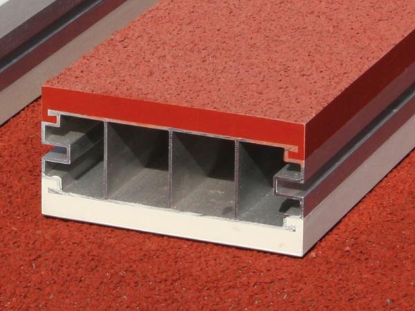 Schulsport-Absprungbalken, mit Kunststoff beschichtet