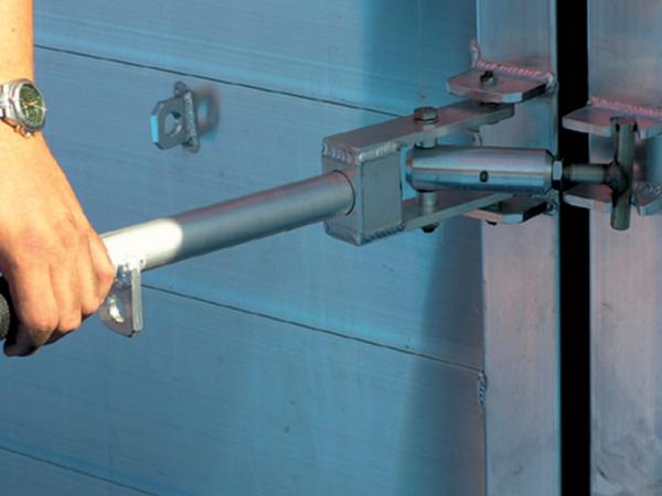 Sicherheitsabdeckung für Stabhochsprunganlagen