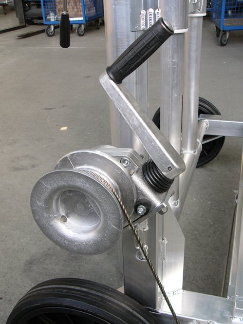 Fahrbarer Hub- und Transportwagen für Basketball 1-Mast und 2-Mast Anlagen