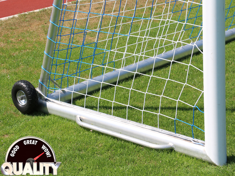 Traings-Fußballtor mit integrierten Gewichten und Rädern