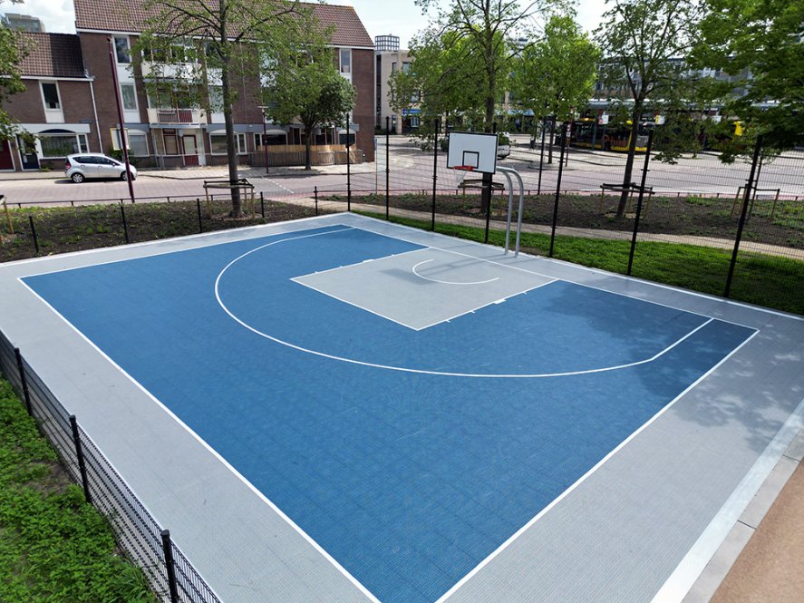 Basketballständer gebogen