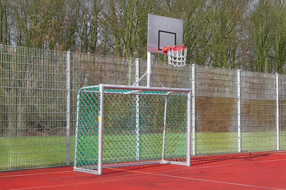 Bolzplatztor „Herkules“ aus Aluminium mit Basketballaufsatz Bolzplatztor „Herkules“ aus Aluminium mit Basketballaufsatz