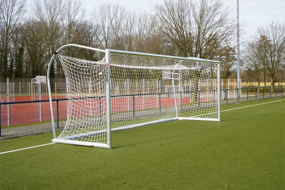 Jugend-Fußballtor in der Größe 5,00 x 2,00 m mit freier Netzaufhängung. Jugend-Fußballtor in der Größe 5,00 x 2,00 m mit freier Netzaufhängung.
