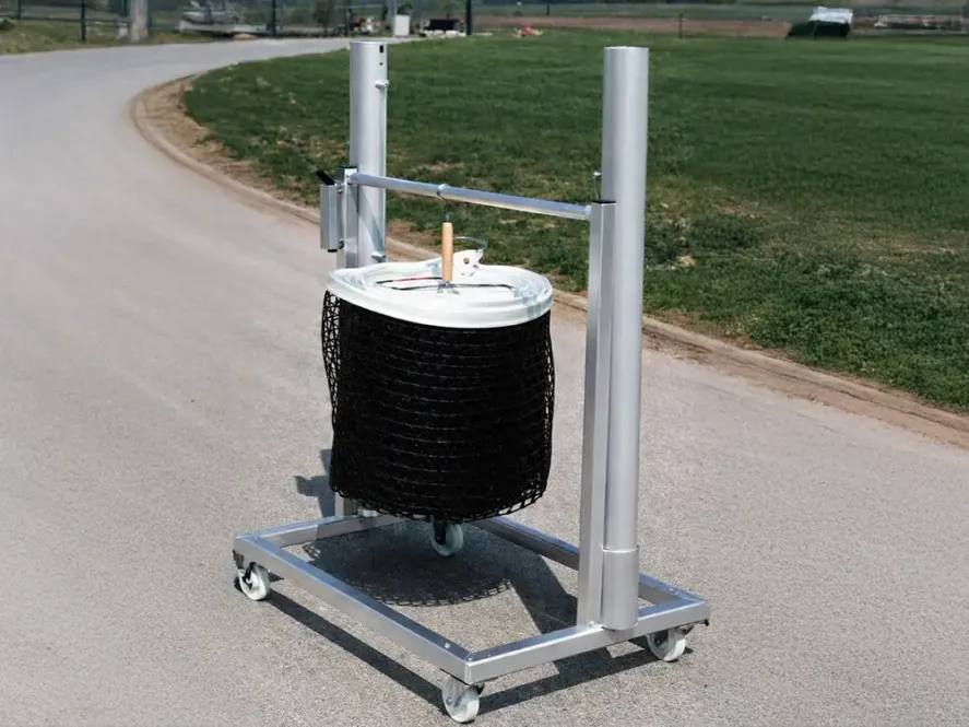 Transportwagen für Tennispfosten und Netz