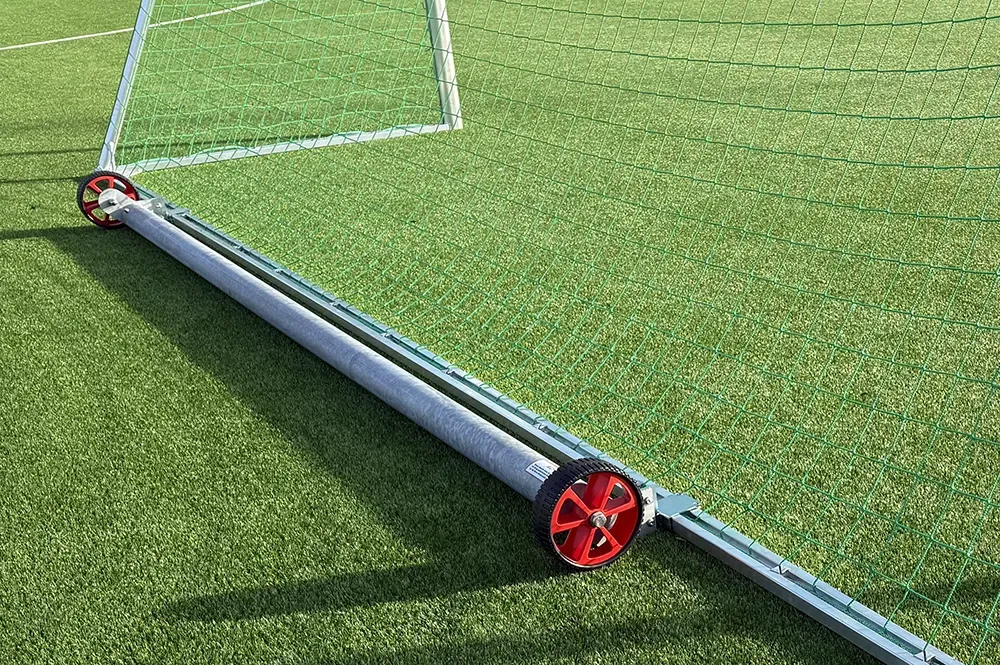 Fußballtor PSG mit Gewicht und Rädern Ø 260 x 80 mm - Detail Rad und Gewicht