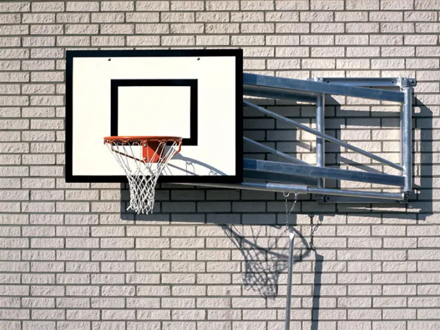 Basketballgestelle für Wand- und Zaunmontage, einschwenkbar Basketballgestelle für Wand- und Zaunmontage, einschwenkbar