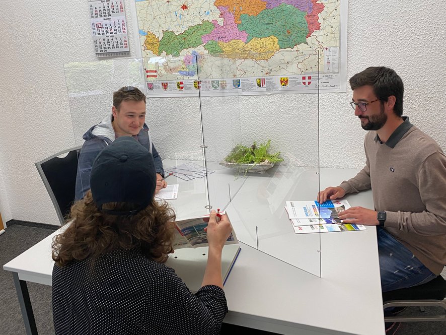 Spuckschutz Besprechungen