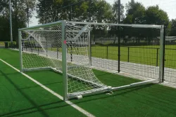 Schwenkbares-Trainings-Fussballtor