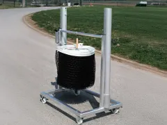 Transportwagen für Tennispfosten und Netz